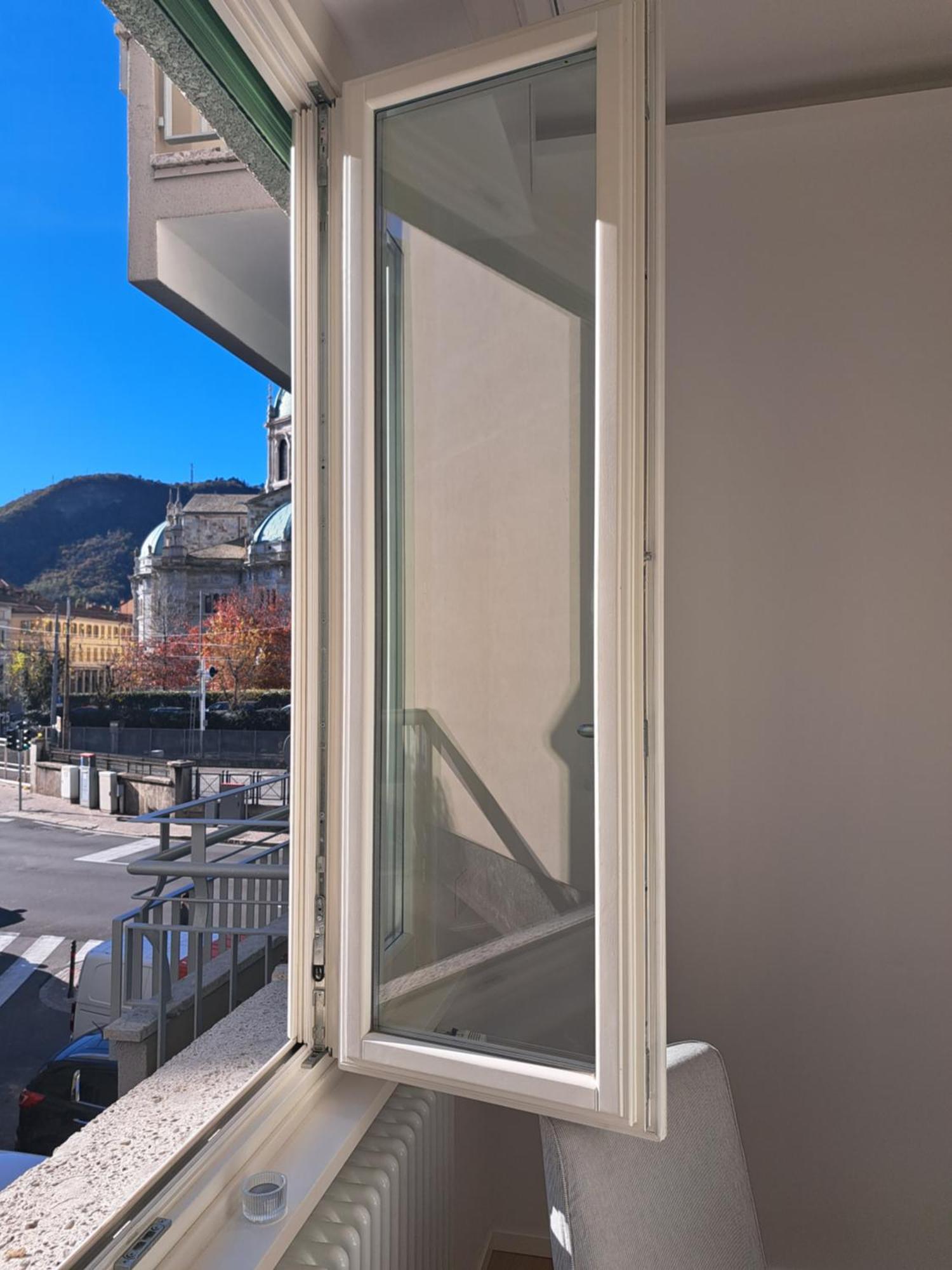 The Window On The Theatre And The Cathedral - Luxury Apartment Como Ngoại thất bức ảnh